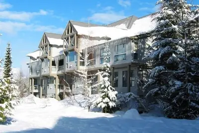 Image de Condo de luxe ski-in / ski-out Greystone Lodge - bain à remous et piscine