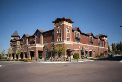 Image de Confortable condo au sol de 3bd \/ 2ba dans Village souhaitable à Riverstone en Cda