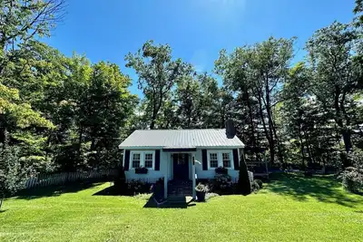 Image de Chalet confortable avec accès direct à la rivière - idéal pour la pêche ou une escapade d'un week-end