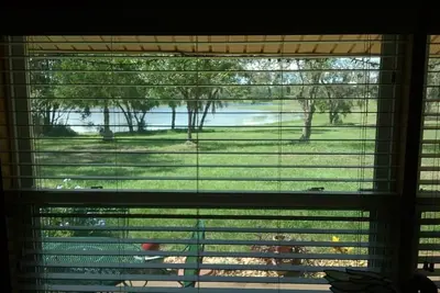 Image de Nouvelle liste! Suite d'une chambre au bord du lac avec entrée privée.