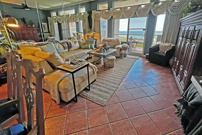 Image de Juillet 7 semaines- $ 2600. . Platinum Penthouse, W / Toutes les cloches n Whistles