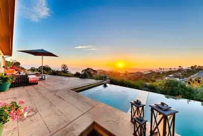 Image de Superbe maison contemporaine de Laguna Beach avec une vue magnifique sur l'océan