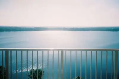 Image de Magnifique condo au bord de l'eau à quelques minutes de Disney