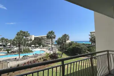 Image de Beachfront Resort! UNITÉ Nouvelle Et Moderne