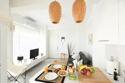 Image de Bord de l'eau apt * intérieur incroyable * par les commodités locales