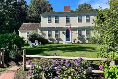 Image de Nouveau! Haut de gamme Orleans Home-1 Mile Ă la plage de Nauset!