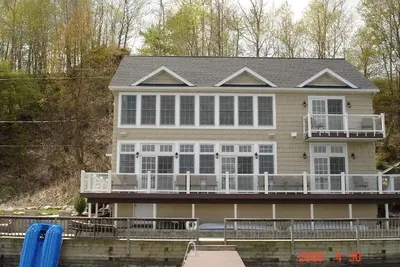 Image de Herbst's Hideaway sur le lac Seneca