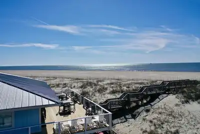 Image de Ocean Front, Bhi Club Golf, rénovation totale, 4 maîtres, 3 voiturettes, grand espace de vie extérieur, animaux domestiques Ok