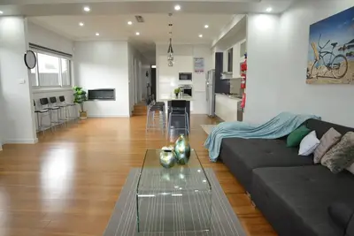 Image de Comme à la maison - récemment construit et spacieux