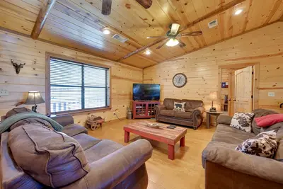 Image de Nouveau! Cabine Bow cassée avec bain à remous et terrasse couverte!
