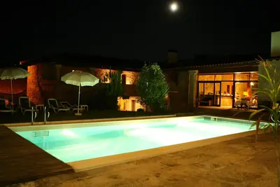 Image de Luxueuse villa intégrée avec piscine extérieure