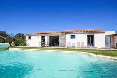 Image de Belle maison de vacances privée avec Wifi, climatisation, piscine privée, Tv, terrasse, parking