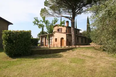 Image de Colombina, au milieu des oliviers, 5 km. de Sienne
