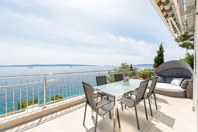 Image de Appartement de luxe à côté de la mer.