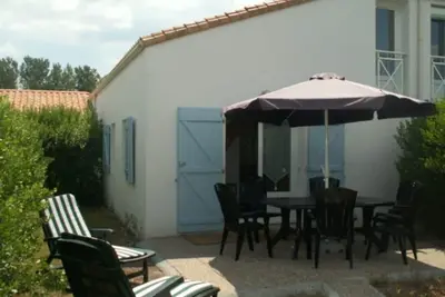 Image de Maison Vendéenne avec Piscine Proche de la Plage et Commerces, Animaux Acceptés sur Demande
