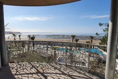 Image de Appartement 2 chambres, balcon, piscine chauffée, accès plage, animaux admis, parking