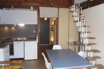 Image de Studio entre mer et forĂŞt Ă 150m de la plage/