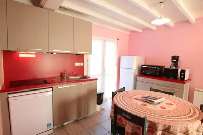 Image de Maison cosy proche de la plage, idéale pour famille, avec jardin, tennis et équipements à Siouville-Hague
