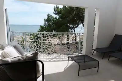 Image de Appartement luxe 4 pers, bord de mer, balcon, piscine, animaux admis, parking, WiFi