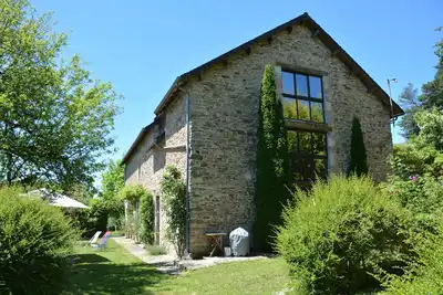 Image de Spacieuse maison de vacances avec piscine à proximité de Beaulieu sur Dordogne