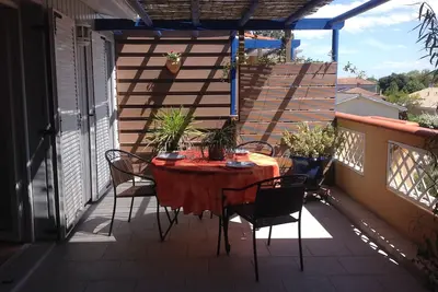 Image de T3 indépendant dans grande propriété, 74 m² à l'étage avec terrasse