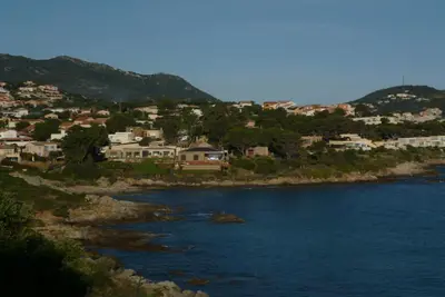 studio dans proprieté calme et ensoleillé à proximité de la mer.