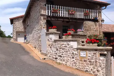 Image de House with 3 independent rooms, located in a village 1. 5 km from the village