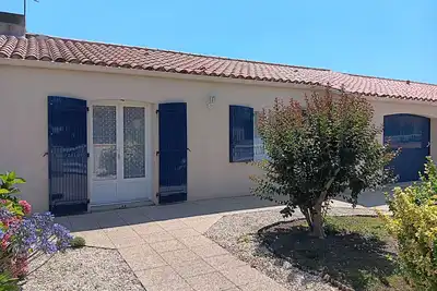 Image de Villa Confortable 5 Pers. - Lumineuse, Proche Plage et Commerces, Jardin et Terrasse Tranquilles