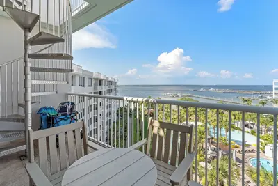 Image de Destin West Penthouse ~ Lazy River ~ Amazing Views! À voir!