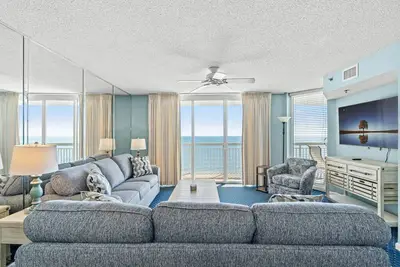 Image de Crescent Shores 1208, Condo 3 Chambres sur la Plage, Bain à Remous et Connexion Wi-fi Gratuite!