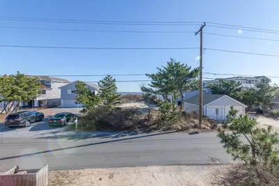 Image de Une Maison À La Plage! Lg 3br, 2ba Maison Unifamiliale Dorme 8 À Pied En Ville!