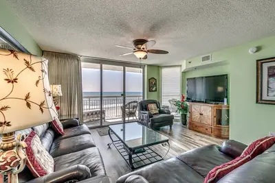 Image de Crescent Shores 408, Condo de 3 Chambres sur le Front de Mer, Bain à Remous et Connexion Wi-fi Gratuite!
