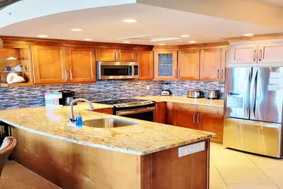 Image de Hou la la! 11ème étage -Posh Remodel Great Ocean Views! ! ! 3 lits! ! -Sleeps 5!