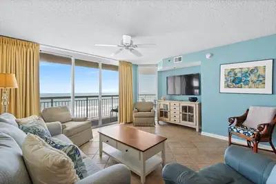 Image de Crescent Shores 611, Condo de 3 Chambres en Bord de Mer, Bain à Remous et Connexion Wi-fi Gratuite