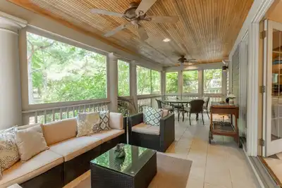 Image de Baisse Des Prix! Superbe 4br Home Downtown Rehoboth Beach avec vue sur Silver Lake & Amazing Porch