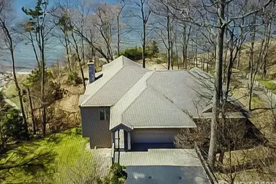 Image de 4 chambres Ă coucher, 3 salles de bains, Lake House, Private Lake Michigan Beach House