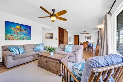 Image de Beach Paradise Hawaiian Maison de vacances: 300 pieds de la plage de sable blanc, A / C