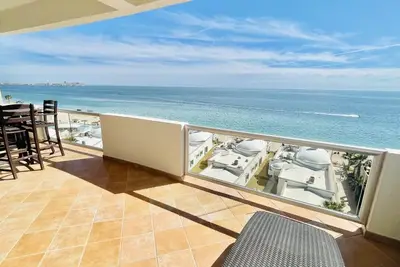 Image de Las Palmas Resort à Sandy Beach: Condo Grande-605