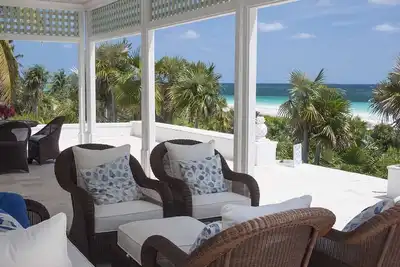 Image de Luxueux front de mer avec piscine sur la plage exclusive de Windermere