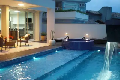 Image de Maison internationale Jurerê haut de gamme - 7 chambres - piscine - jacuzzi chauffé