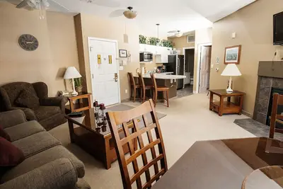 Image de 204-condo, piscine intérieure et extérieure, parfait pour les familles