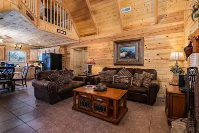 Image de Cross Timber Lodge- 3 chambres et tables loft et jeu - meilleures vues dans toute la région! Bain à remous et Grill