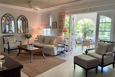 Les cascades. Belle maison à côté de Sandy Lane avec sécurité 24h, piscine et salle de gym