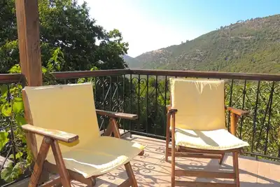 Appartement avec vue imprenable sur la montagne dans un domaine traditionnel thassien!