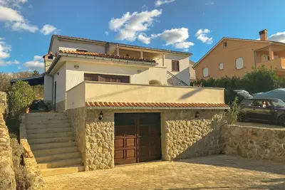 Image de Appartements Albina, (15836), Klimno, Croatia
