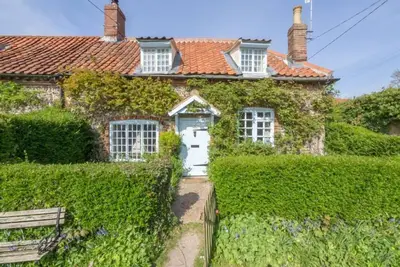 Image de Brooke Cottage est tout ce que vous pouvez imaginer dans un vieux cottage traditionnel de Norfolk.