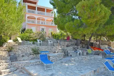 Image de Appartements Dinko, (13040), Blato, Croatia