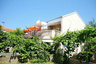 Image de Appartements Mate, (11632), Sućuraj, Croatia