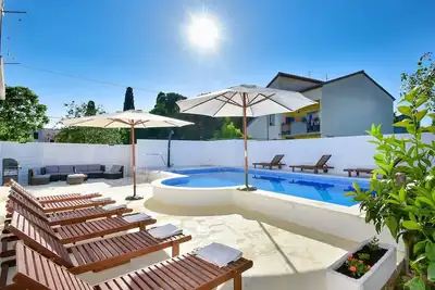Image de Appartements Tona, (15528), Sukošan, Croatia