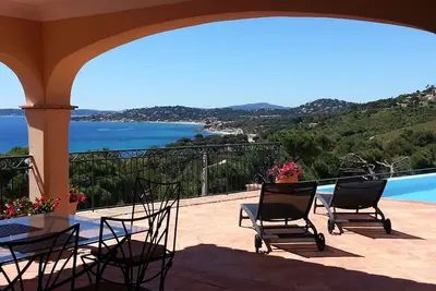Image de Sainte Maxime: Vue Mer Panoramique Piscine Chauffee